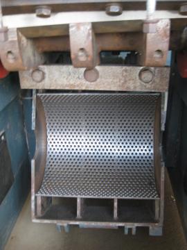 Yonga makinesi & parçalama makinesi Mlyn na drevo CASTULIK MN300 |  Artık odun işleme | Ahşap işçiliği makineleri | Ing.Častulík, s.r.o.